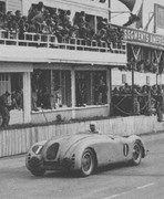 24 HEURES DU MANS YEAR BY YEAR PART ONE 1923-1969 - Page 18 39lm01-BT57-C-Jean-Pierre-Wimille-Pierre-Veyron-5