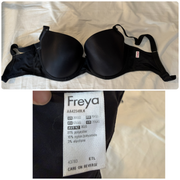 Cleo Zia 30G NWT, $22