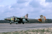 19-Gv-APIB-Mig-23UB-93-Yellow-(3)b