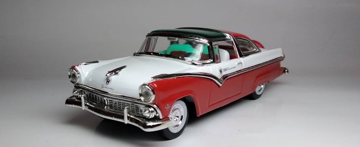 Ford Fairlane Crown Victoria Skyliner (2)