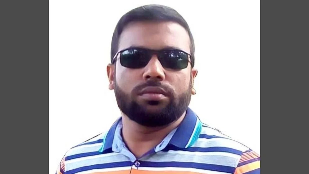 ইউপি সদস্য হয়েও জেলে কার্ড দিয়ে চাল উত্তোলন বিএনপি নেতার
