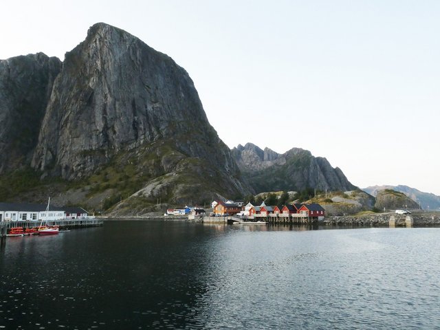 DÍA 8 – LOFOTEN: RAMBERG-KVALVIKA BEACH-HAMNØY-REINE-Subida al REINEBRINGEN - 12 días por Noruega: Bergen - Tromsø - Islas Lofoten - Oslo (10)