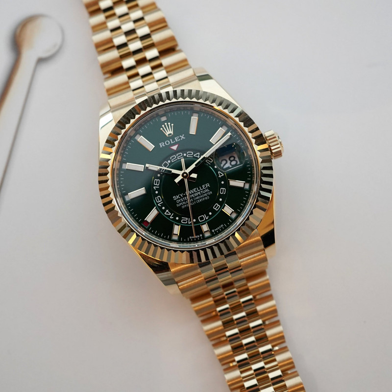 2025-Rolex-Oyster-Perpetual-Sky-Dweller-Ref.-336938-1-2048x2048