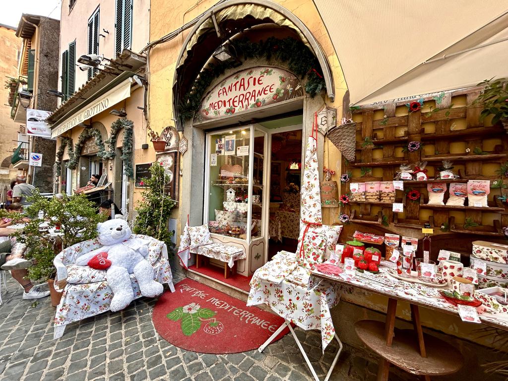 Жаркий сентябрь на побережье Тирренского моря. Жаркий сентябрь на побережье Тирренского моря.