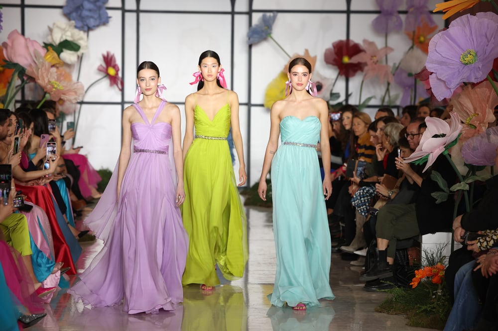 Atelier Emé, la Cerimonia SS23 sfila con Paola Turani Atelier Emé, la Cerimonia SS23 sfila con Paola Turani