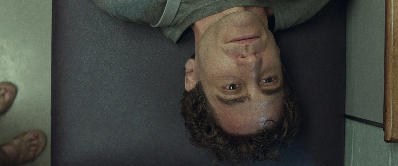 Stronger (2017).mkv_snapshot_00.44.58_[2018.04.01_19.38.48]