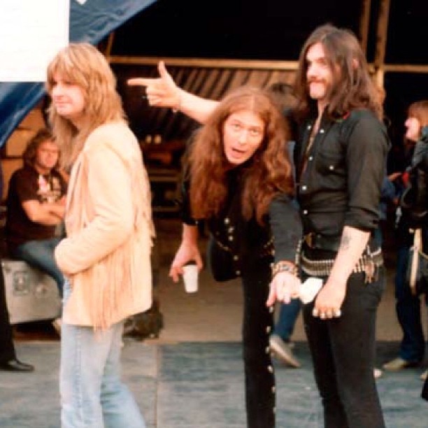 https://i.postimg.cc/tg8MMV98/Pic-from-the-Ozzy-Mot-rhead-tour-1981.jpg