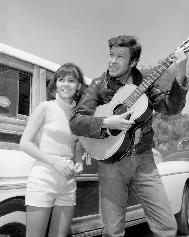 Sally_Field_b93