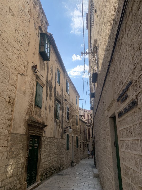 41E1B892-47F6-4674-A992-B72B38FF5BAC