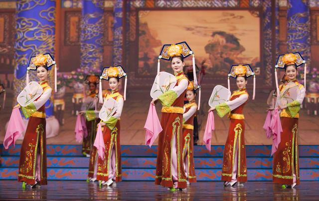 [Image: shenyun-manchu2011-big.jpg]