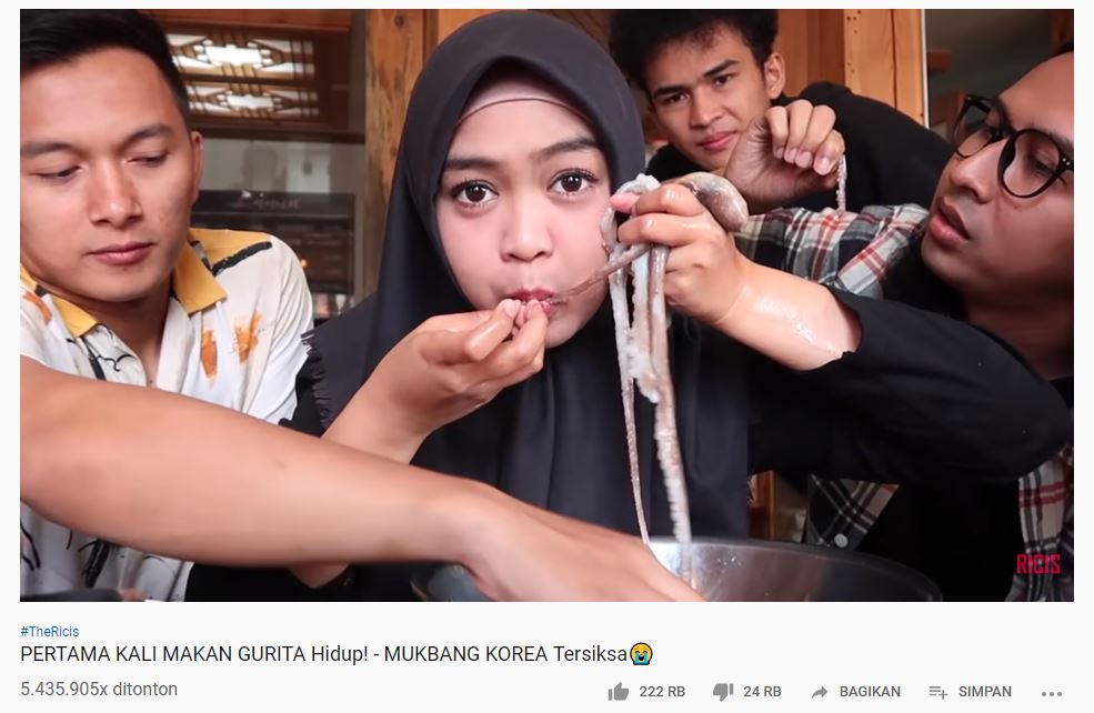 Vlog Ria Ricis makan gurita