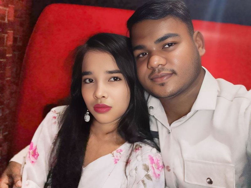 Beautiful Desi Vilage Girlfriend SHowing Hot Big Boobs Press Sexy Wet Pussy Fingering On VC 7Videos+Pics 1 IMG-1.jpg