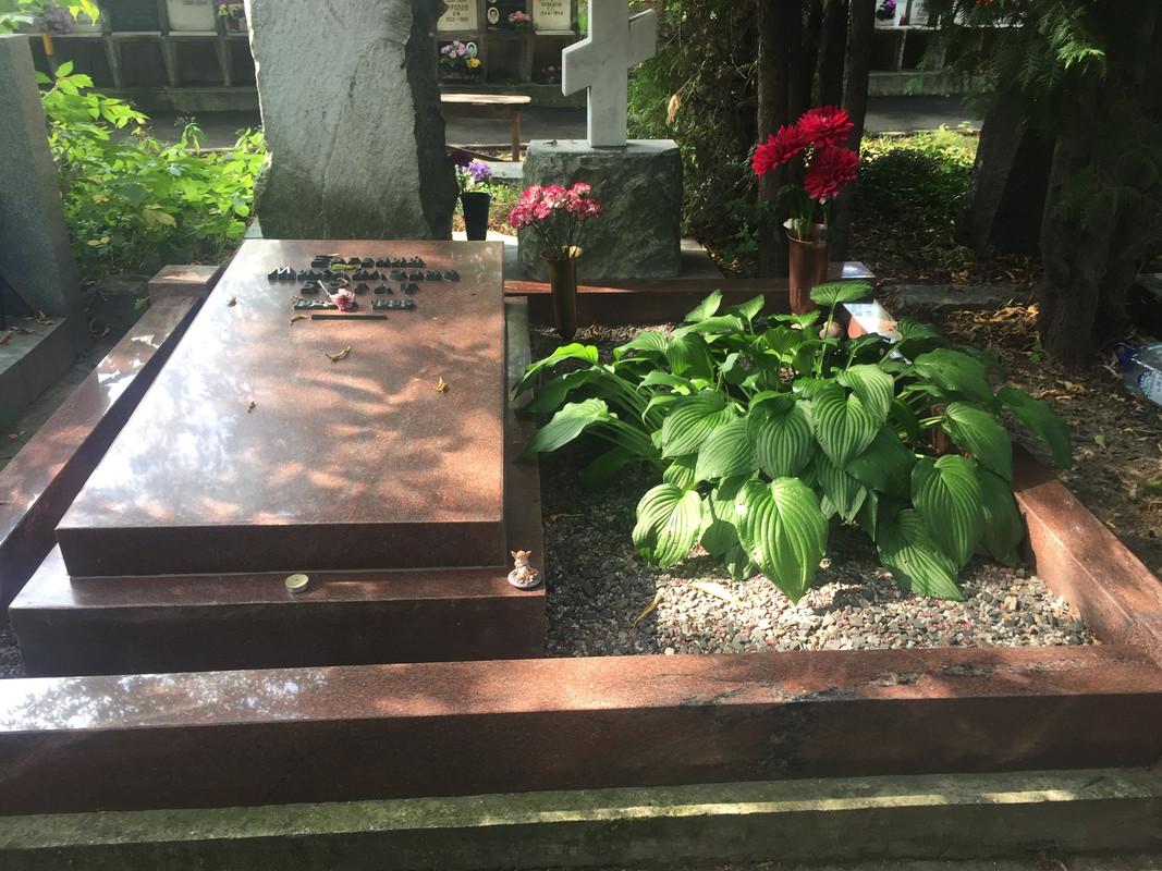 Tombstone-of-E-Bogat