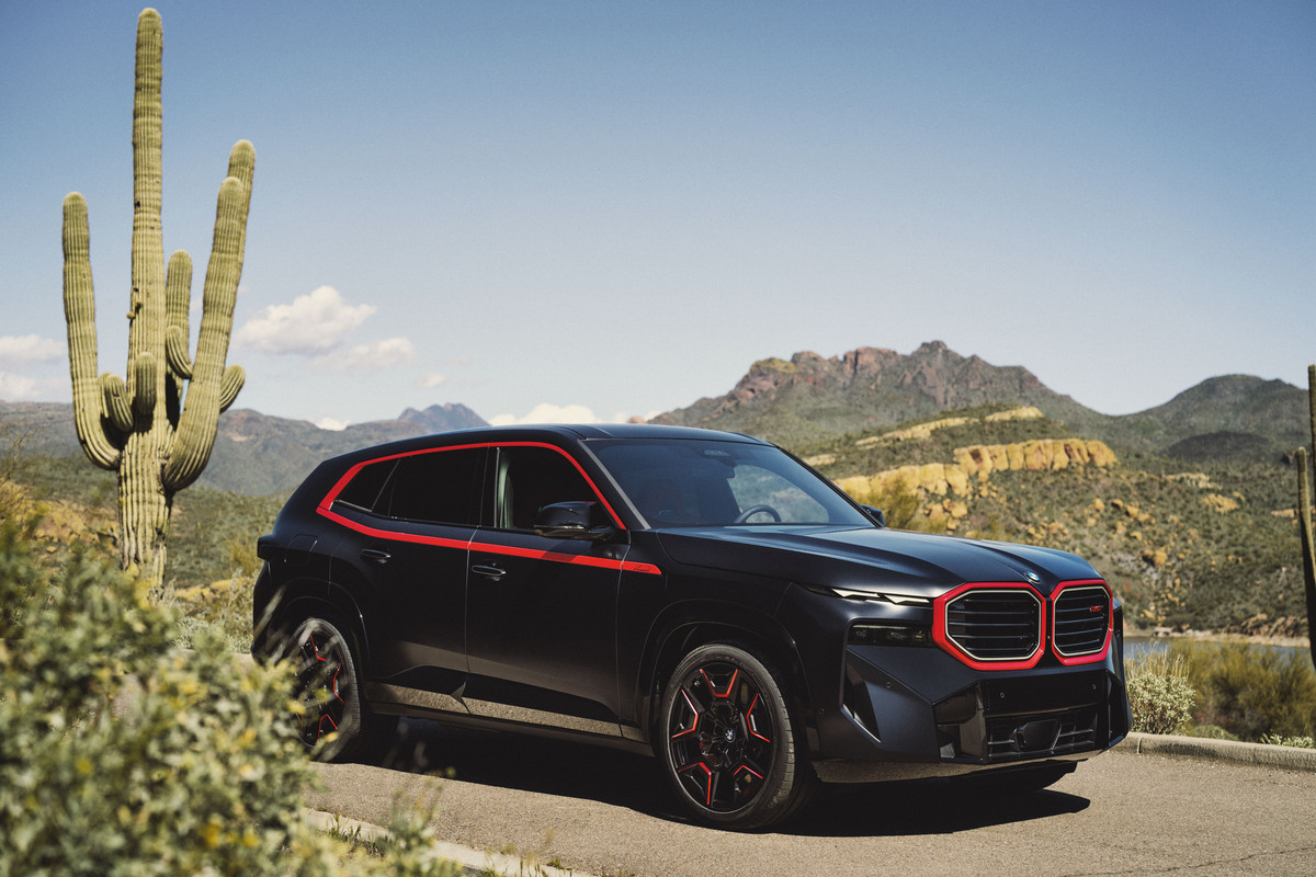 P90499829_highRes_the-bmw-xm-label-red