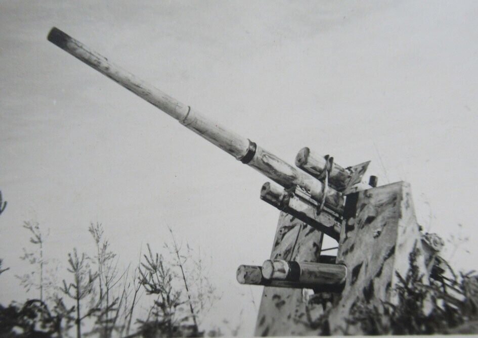 4 alte Fotos Flak  Flakgeschütz im Erdkampf  Schutzschild (3)