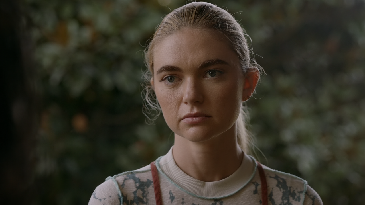 Legacies.S04E06.You're.a.Long.Way.From.Home.1080p.10bit.AMZN.WEB-DL.DDP5.1.HEVC-Vyndros.mkv_snapshot