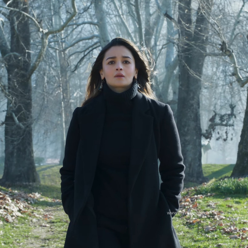 black-dress-alia-bhatt-in-rocky-aur-rani-ki-prem-kahani-2023