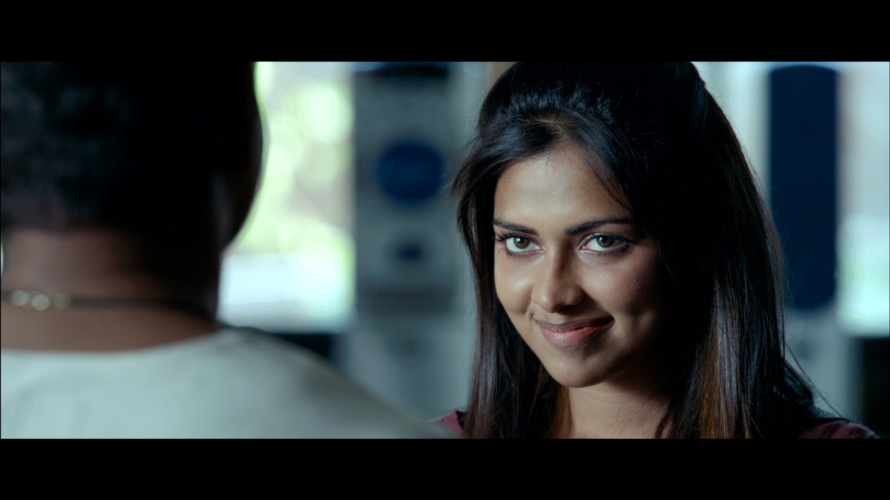 2013 - Thalaivaa - 03 - Vaanganna Vanakkanganna - BDRemux.00_00_04_12.Still014