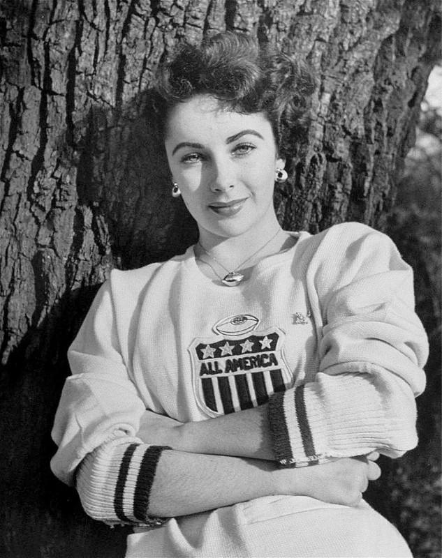 Taylor Elizabeth 775