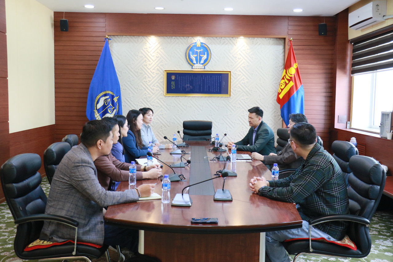 “Юнител” группийн төлөөлөлтэй уулзав