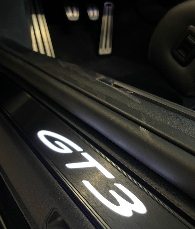 8DEFB6F9-DA56-4D0B-B874-BFDA619FA0EA