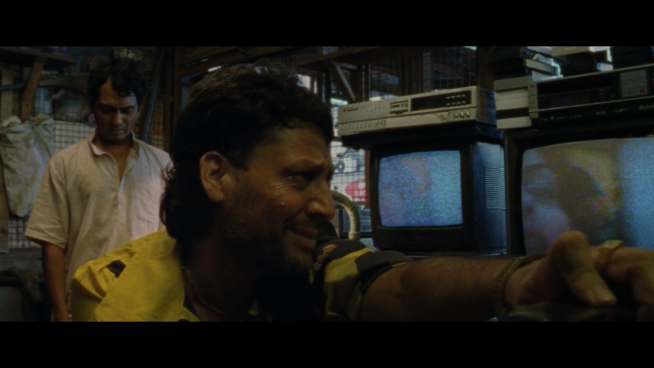 Miss.Lovely.2012.1080p.NF.mkv_snapshot_09.56_[2021.07.14_11.04.24]