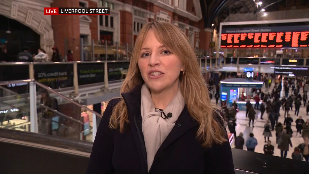 BBC London News_20231121_18301900.ts_snapshot_13.01.729