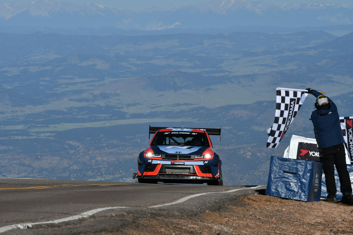 60179-HyundaiMotorsIONIQ5NSetsBenchmarkforCrossoverEVsatPikesPeakInternationalHillClimb