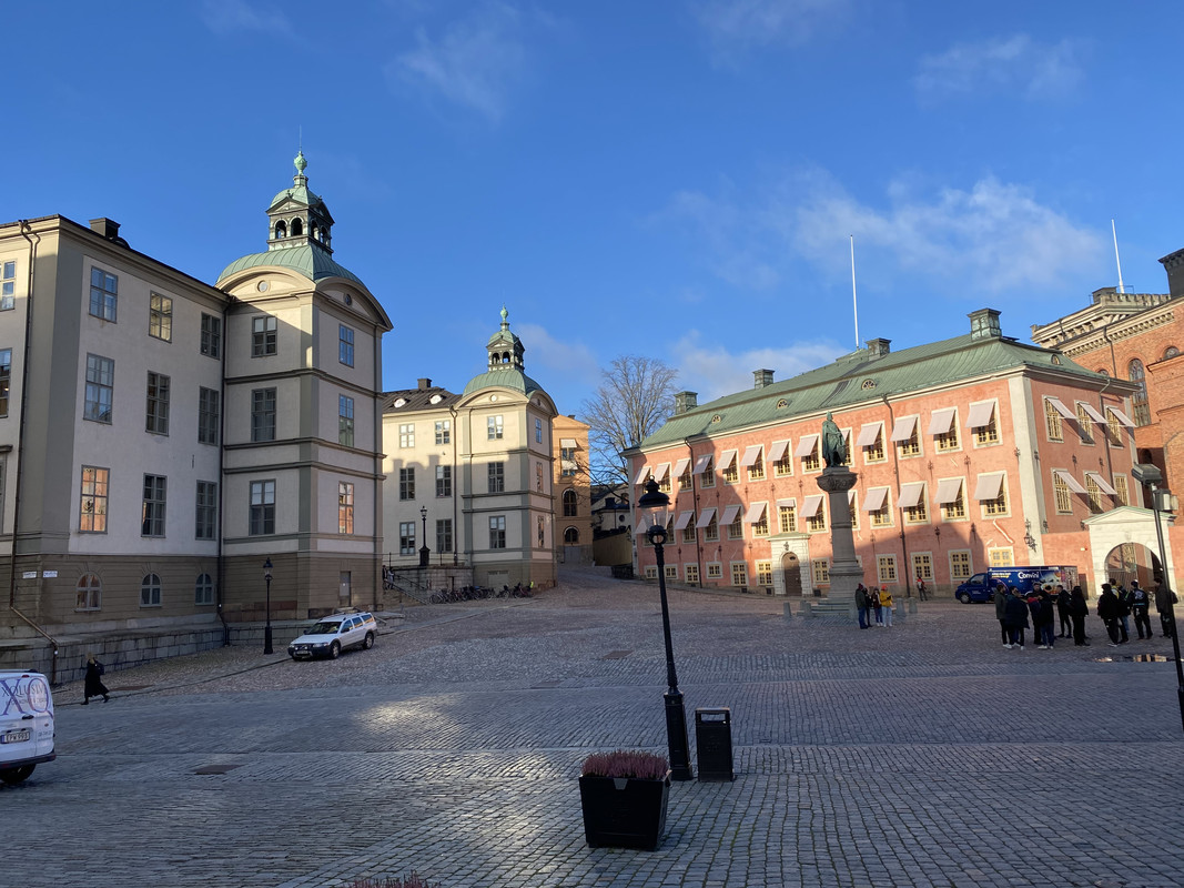 B6C8C88D-C556-4086-AF63-C68025F7846D