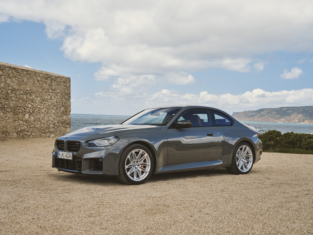 P90553488_highRes_der-neue-bmw-m2-06-2