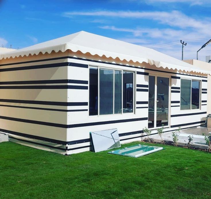 خيمة عصرية بتصاميم هندسية