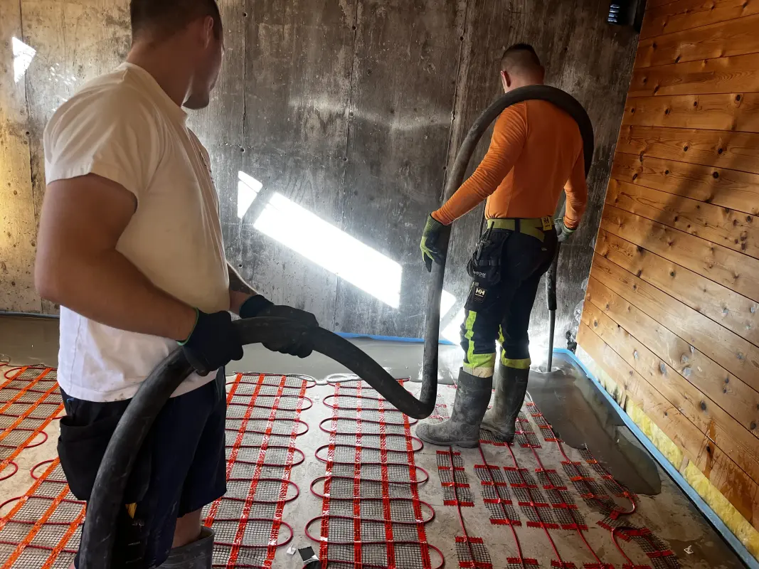Gulvavretting med pumpebil i Oslo