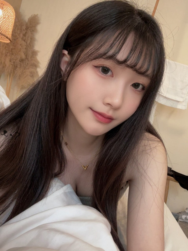 清純高雅鄰家女孩