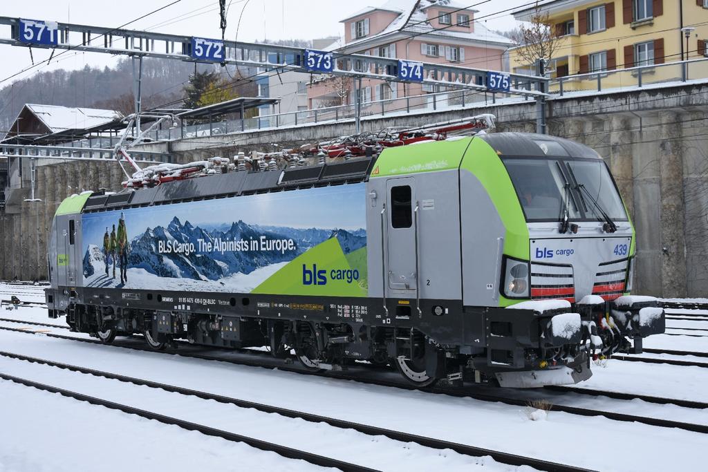 DSC-7938-475-439-a-Spiez-le-21-11-2025.j