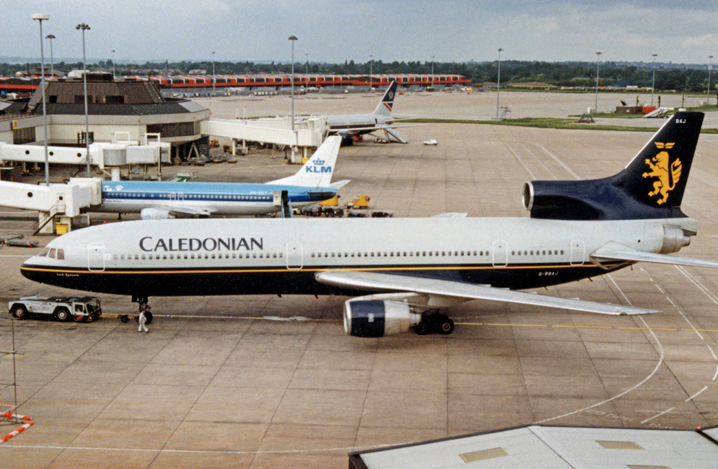 Lockheed-L-1011-100-Caledonian-RWY-19-06