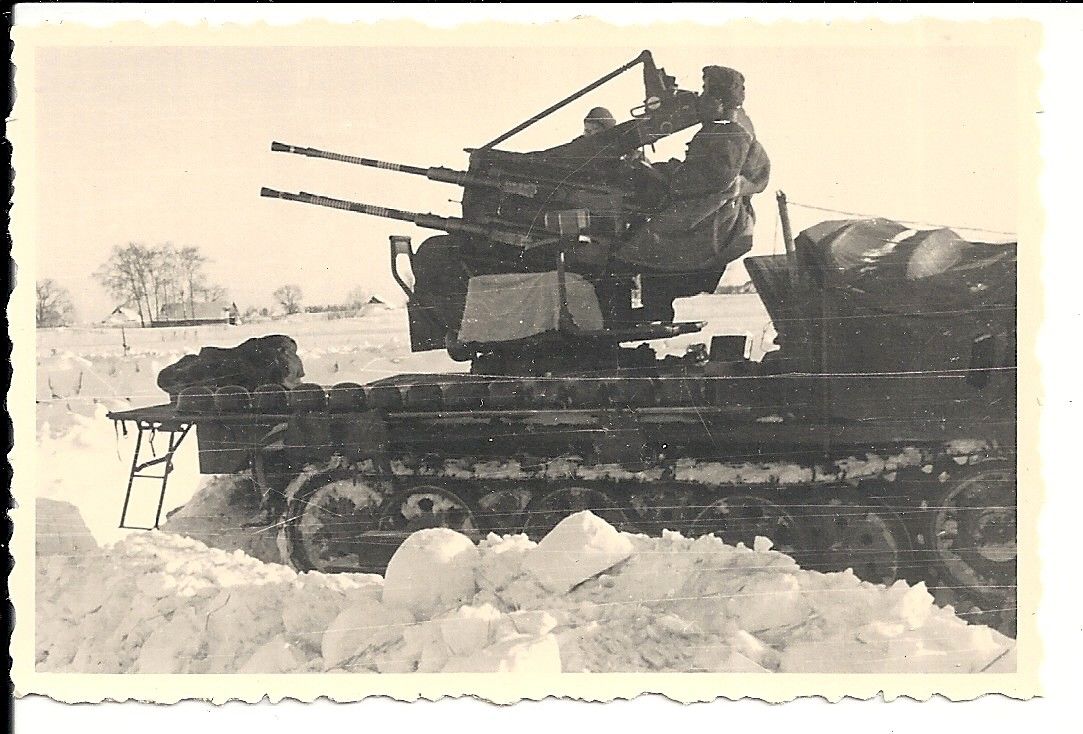 Orig.Foto 20 mm Flak - Vierling auf Halbkette SdKfz Wehrmacht Rußland WinterWW2