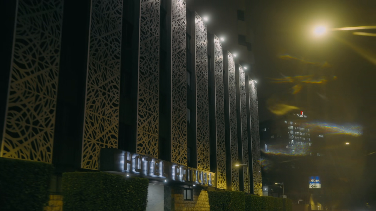 Caught.in.the.Web.The.Murders.Behind.Zona.Divas.S01E01.SPANISH.1080p.WEBRip.x265-KONTRAST-007