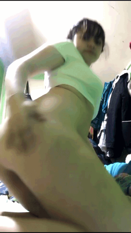 putita chilenita pendeja enseñando el orto...🍑