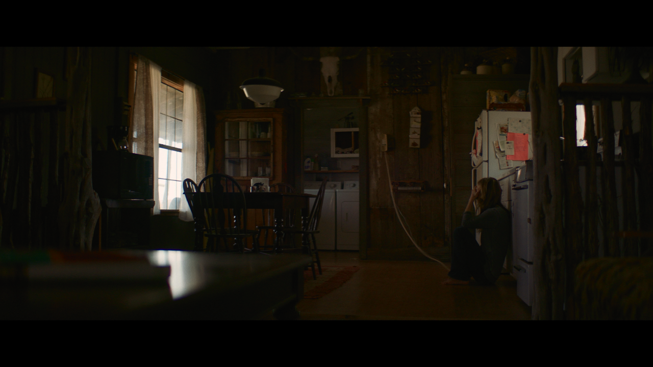 mpv-shot_The.Dark.and.the.Wicked.2024.2160p.UHD.BDRemux.HDR.HEVC-Нечипорук_01_20_02_0009