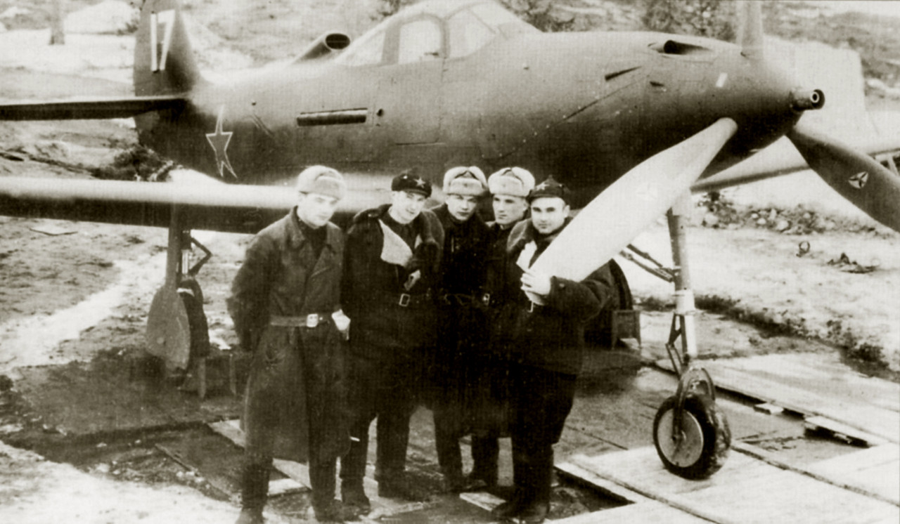 Bell-P-39-Airacobra-19GvIAP-258IAD-White-17-Karelian-Front-1943-01