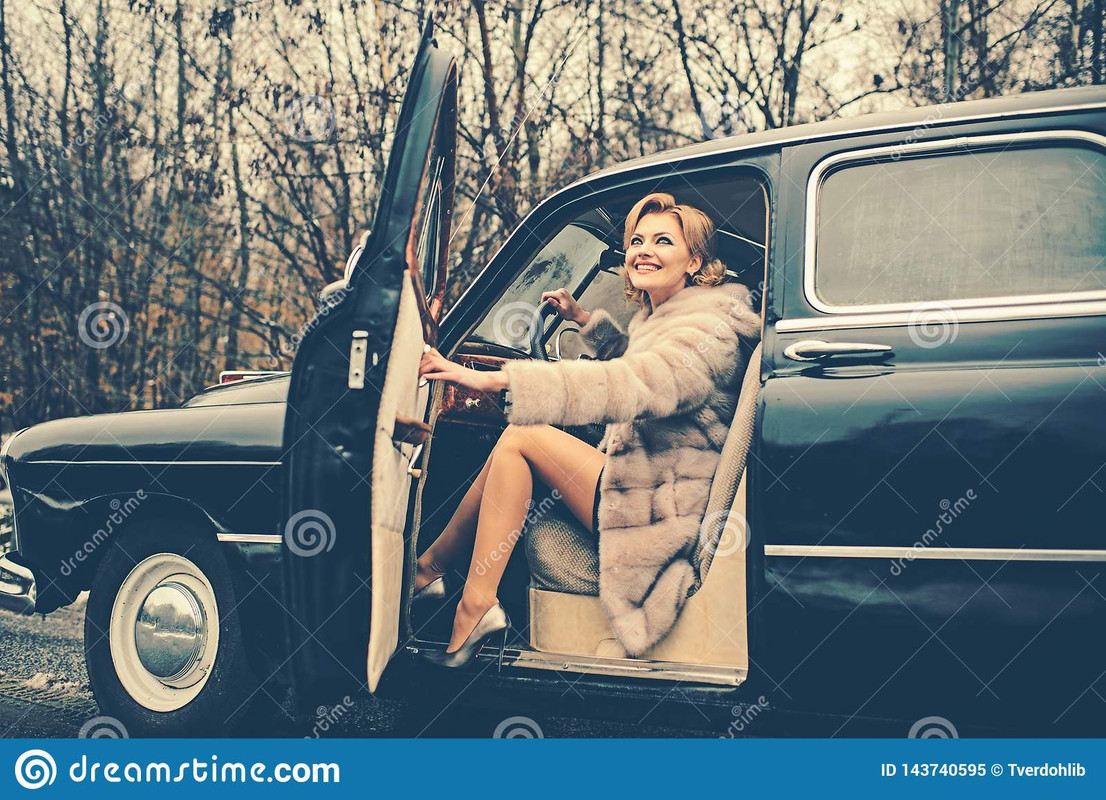 pour se rincer l'oeil - Page 40 Travel-business-trip-hitch-hiking-sexy-woman-fur-coat-escort-security-guard-luxury-woman-call-girl-v
