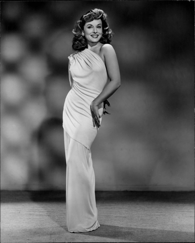 paulette_goddard_mb18