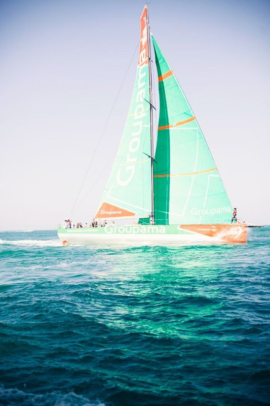 turquoisesailingboat.jpg