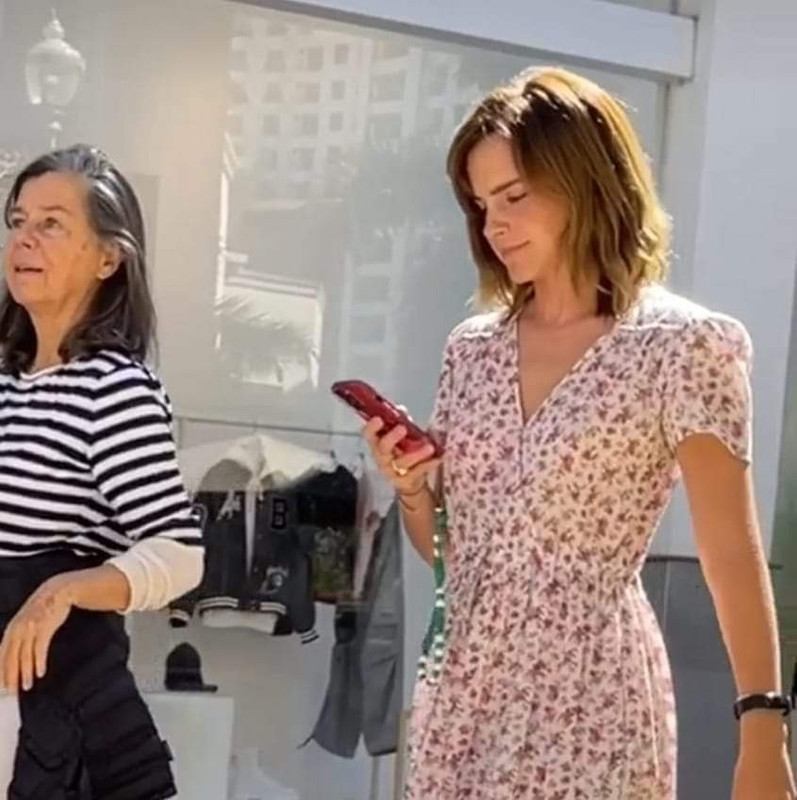 emmawatson-photogallery.blogspot.com (1)