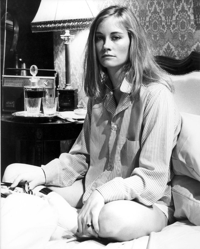 CybillShepherd_b55