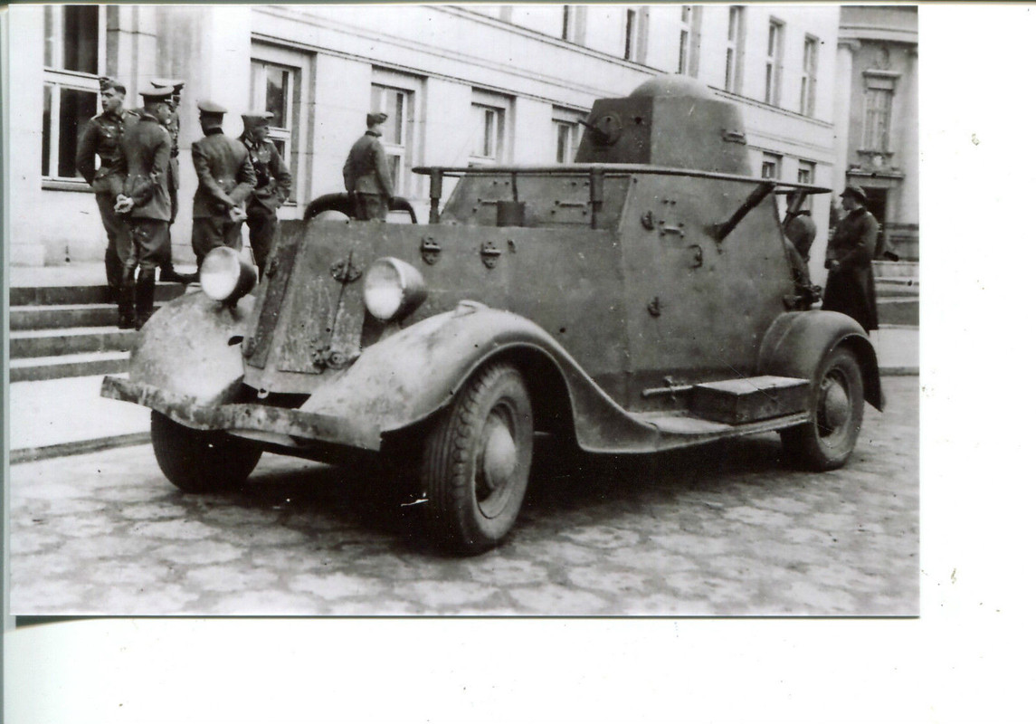 Kübelwagen umgebaut zu Panzerspähwagen