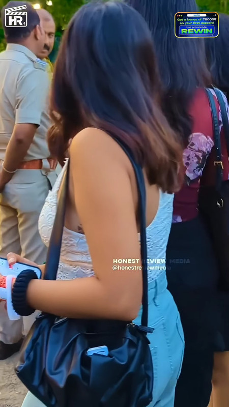 anikha surendran hot boobs in tght white costume.mp4_snapshot_00.04.624