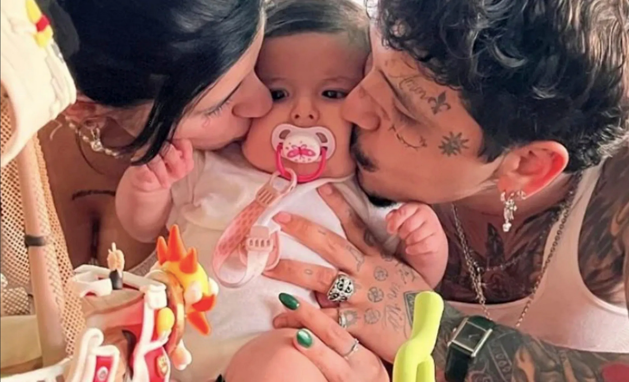 Inti, la hija de Cazzu y Christian Nodal deslumbra con lujoso look en la playa