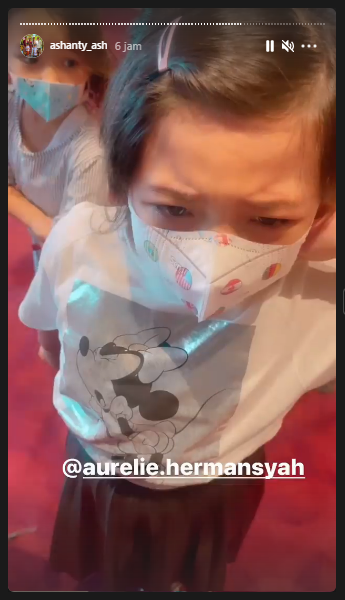 Arsy merengek karena Aurel Hermansyah tak lagi tinggal bersamanya (Instagram/Ashanty)