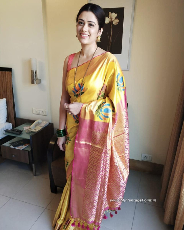 11-Marathi-Mulgi-Girija-Oak-Godbole-Photos-Wallpapers-in-Traditional-Look-My-Vantage-Point